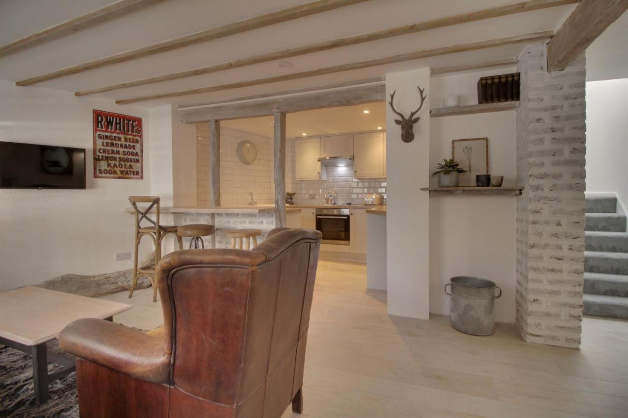 Willow Cottage เวสเตอรัม ภายนอก รูปภาพ