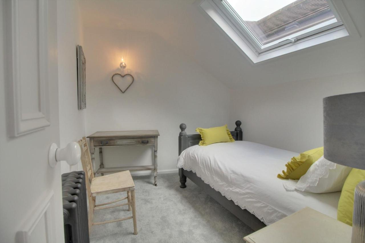 Willow Cottage เวสเตอรัม ภายนอก รูปภาพ
